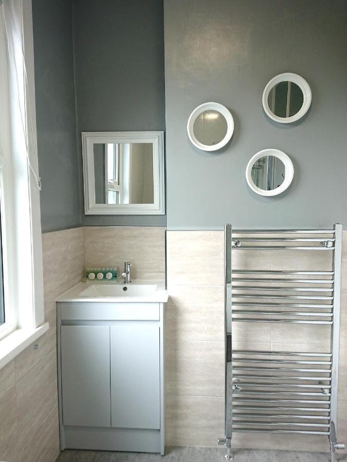 Entire 2-Bedroom House With Garden York Eksteriør bilde