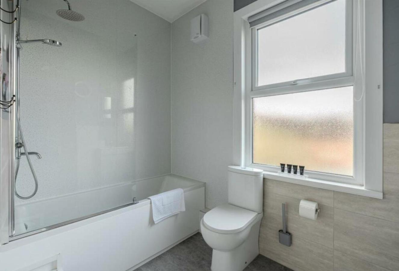 Entire 2-Bedroom House With Garden York Eksteriør bilde