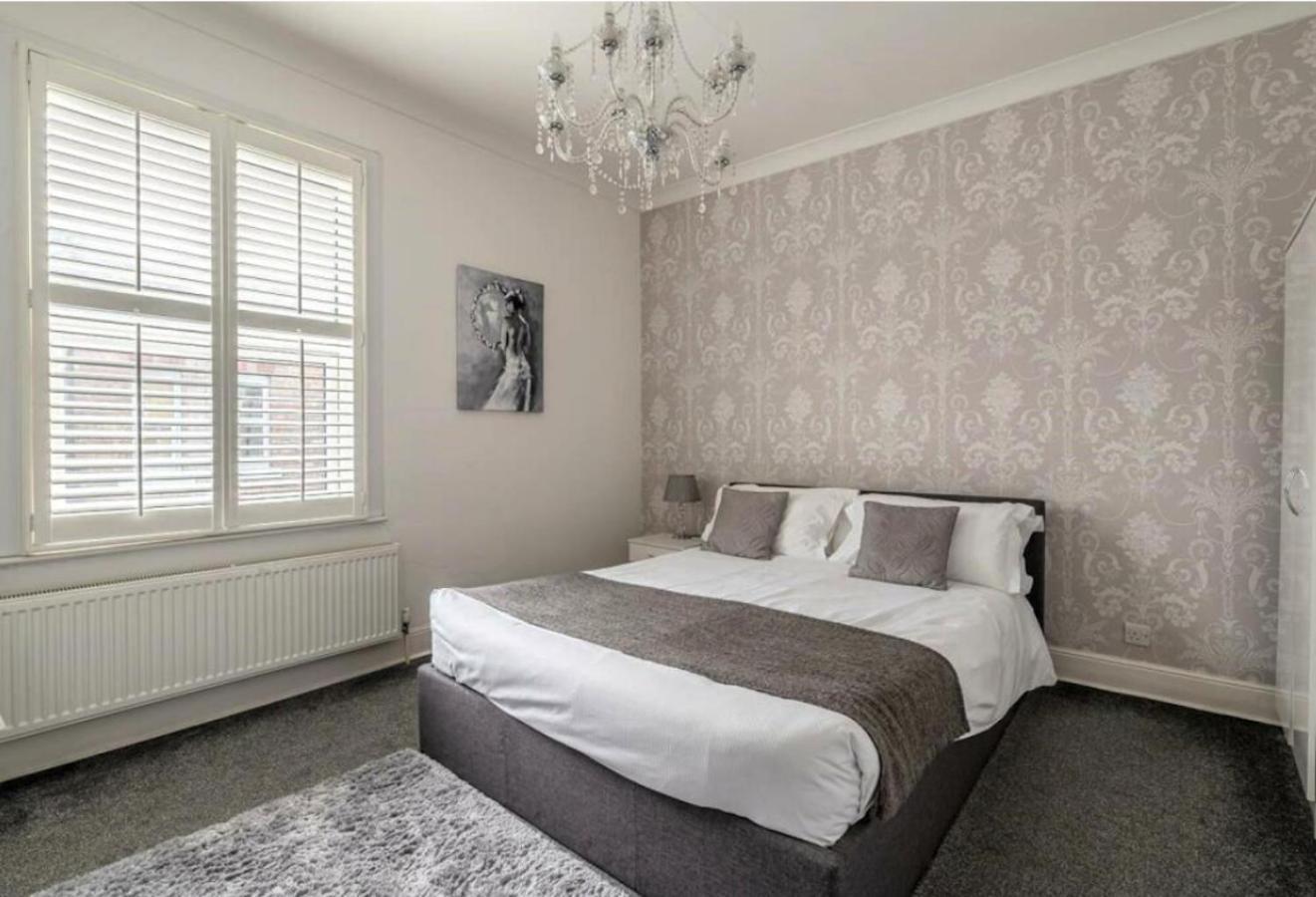 Entire 2-Bedroom House With Garden York Eksteriør bilde